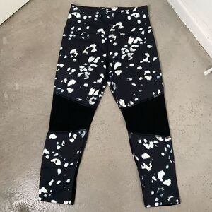 Varley Bayview Tight Nightstalker Crop Leggings